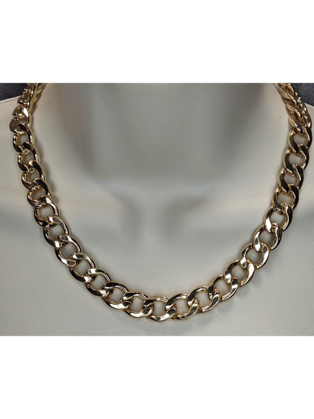 Glam Vintage Monet Gold Tone Chunky Curb Chain Necklace Statement Jewelry